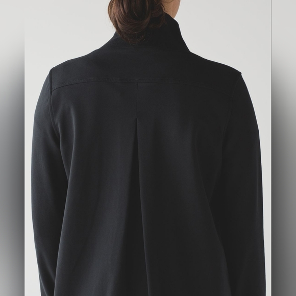 Lululemon Belle Wrap - Picture 2 of 5